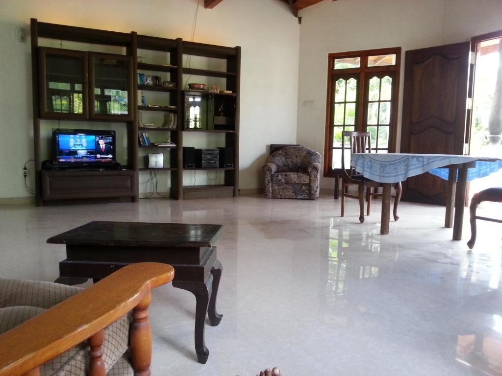 Sea Front Hikkaduwa Hotel Ngoại thất bức ảnh