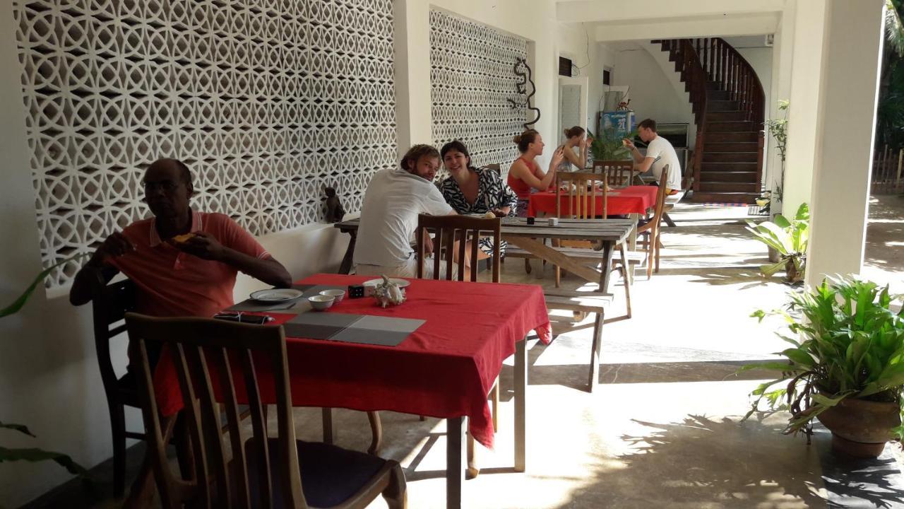 Sea Front Hikkaduwa Hotel Ngoại thất bức ảnh